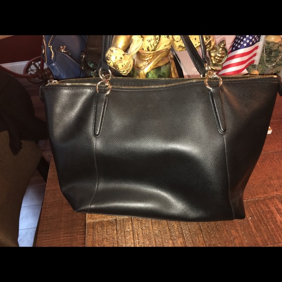 Black coach purse - Picture 2 of 7